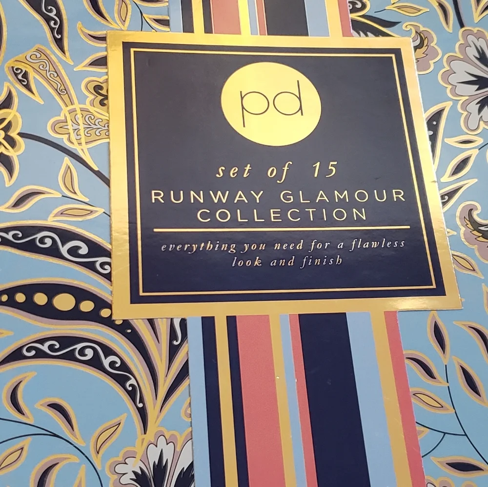 Polish'd Set of 15 Runway Glamour Collection Makeup Brush Set NWT
